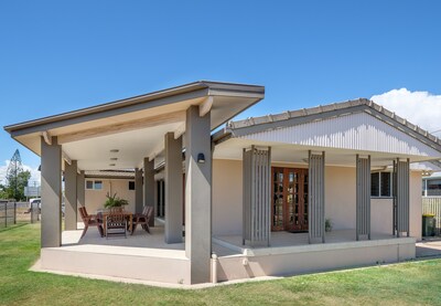 Central Home with Aircon and WiFi