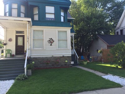 Historic Queen Anne . Walk to downtown, Harbor , St Clair River Walk