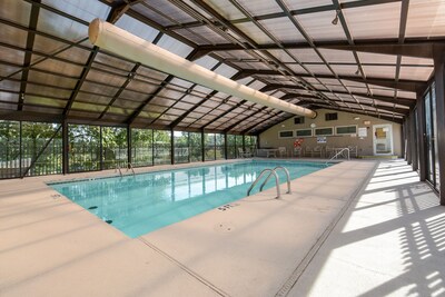 Amazing Amenities & Beautiful Condo! Swim, Golf, Workout, Hike, Relax and More!