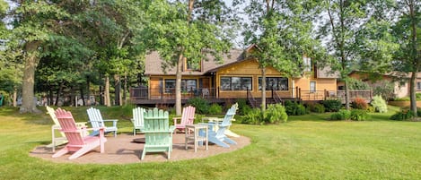 Nisswa Vacation Rental | 4BR | 2BA | 2,800 Sq Ft | Stairs to Access