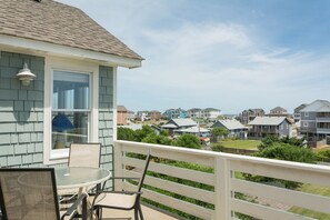 JR378: Sandy Bottoms | Top Level Sun Deck