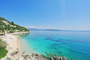 Kaminaki beach