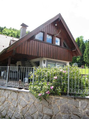 appartement dans grand chalet. Entrée indépendante