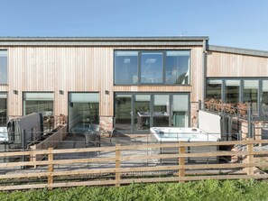 Unique terraced barn conversion | The Retreat - Broadstone Barns, Ticknall, near Derby
