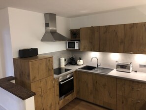 Ferienwohnung für 5 Personen, 2 separate Schalfzimmer, Balkon, 75 qm-Küchenzeile