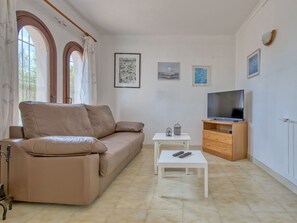 Möbel, Zimmer, Wohnzimmer, Eigentum, Fussboden, Interior Design, Gebäude, Couch, Haus, Wand