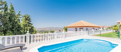 Detached villa with private pool | Cubo's Holiday Homes