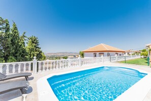 Chalet independiente con piscina privada | Cubo's Holiday Homes