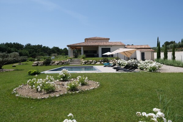 Holiday rental SAINT-RÉMY-DE-PROVENCE villa to rent large garden
