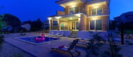 5* Villa Nerium mit Pool