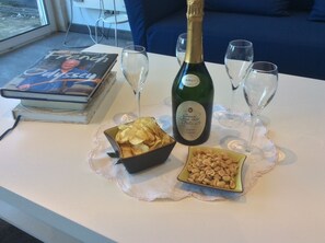 Drinks in the summer room.