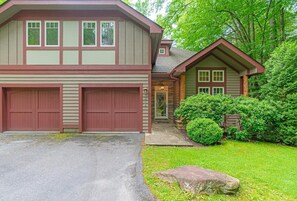 Makars Rest--- 3BR/2BA Townhome