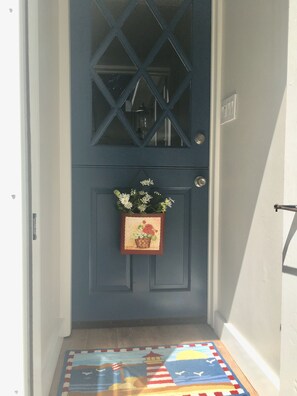 Side Door Entry from Driveway
