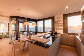 Skyflats Vienna Hills Living kitchen