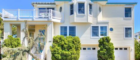 Gorgeous bay views from all decks and reverse living area