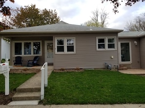 House Front porch area 