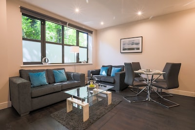 Stylish 1 Bedroom apartment - Watford, with transport links to Central London