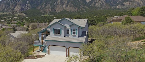 Nestled on the foothills of Cheyenne Mountain, Colorado living at it's best!