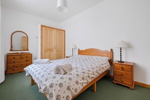 Spacious double room looking on to the courtyard