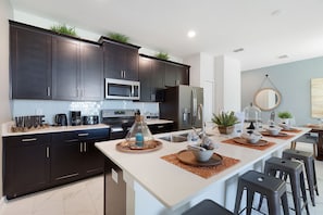 02_High_End_Kitchen_0721.jpg