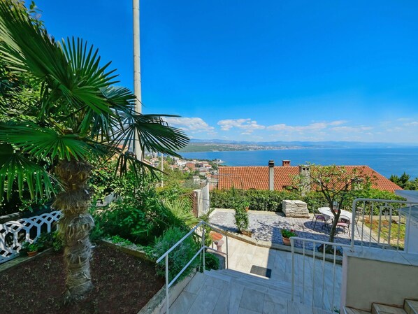 Property, Sky, House, Real Estate, Building, Vacation, Home, Palm Tree, Tree, Sea