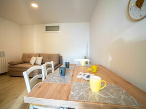 Furniture, Building, Table, Comfort, Wood, Flooring, Interior Design, Tableware, Living Room, House