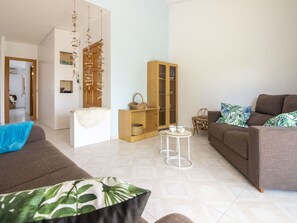 Zimmer, Wohnzimmer, Möbel, Eigentum, Interior Design, Fussboden, Haus, Gebäude, Grundeigentum, Zuhause