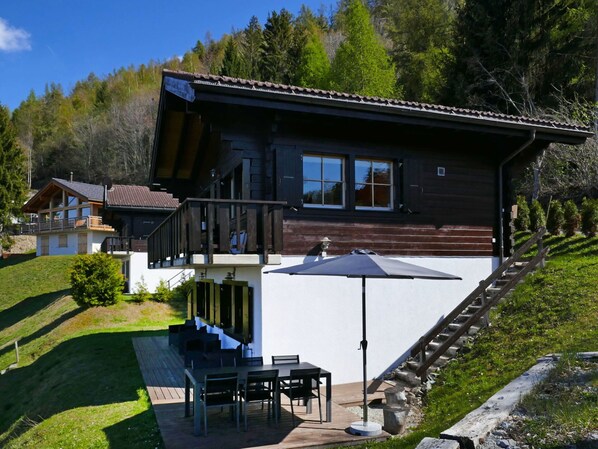 Haus, Eigentum, Gebäude, Zuhause, Die Architektur, Grundeigentum, Hütte, Baum, Dach, Abstellgleis