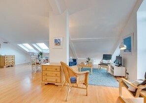 Lounge / Diner