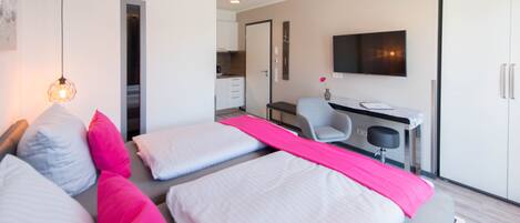 Komfort-Doppelzimmer-Apartment (2B) mit Bad & Küche bei Fam. Horster in Bensheim