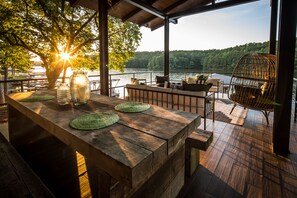 Enjoy watching the sunset over Lake Hamilton on the enormous covered patio