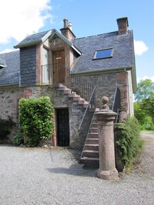 Aigas Holiday Cottages Pond View