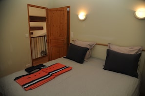 Room 1 King bed onsuite