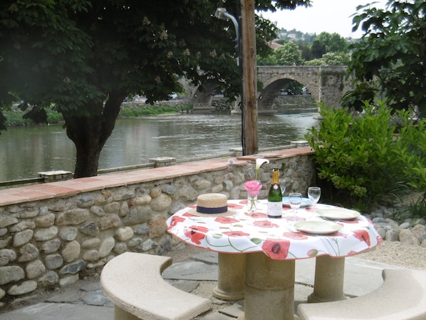 Riverside dining