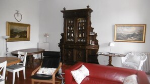 LIVING ROOM.