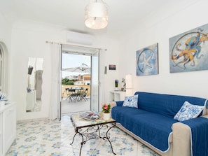 Room, Blue, Property, Furniture, Interior Design, Bedroom, Yellow, Living Room, Building, House