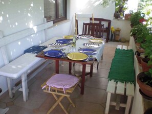 Outdoor dining