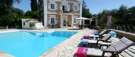 THE VILLA AND THE RELAXING POOL