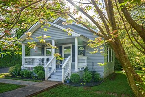 Property Exterior | Keyless Entry