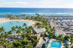 View of the Duke Kahanamoku Lagoon and Waikiki Beach