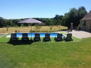 Private heated swimming pool. Further details go to www.go2brittany.com