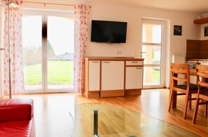 Ferienwohnung mit Garten, 67qm, 2 Schlafzimmer, max. 4 Personen