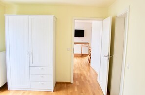 Ferienwohnung mit Garten, 67qm, 2 Schlafzimmer, max. 4 Personen