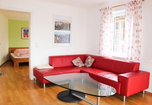 Ferienwohnung mit Garten, 67qm, 2 Schlafzimmer, max. 4 Personen