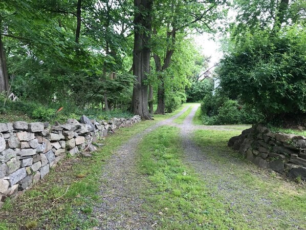  private driveway