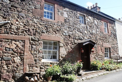 Perfect Cottage - Ideal Location for exploring Scotland, Highlands & Edinburgh