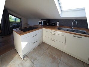 Ferienwohnung bis 6 Pers. im 1. OG, Balkon, 100 qm-Küche