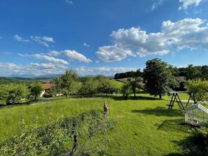 Ferienwohnung bis 6 Pers. im 1. OG, Balkon, 100 qm-Blick vom Balkon