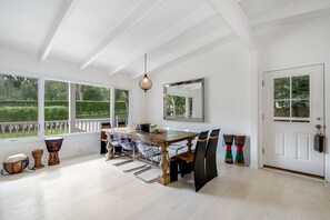 Dining Table can seat up to 10 people