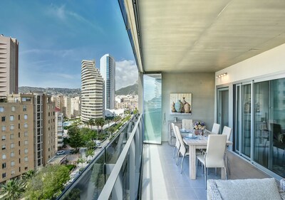 New cosy and nice apartment. First line. Nice sea and city view. Free parking.